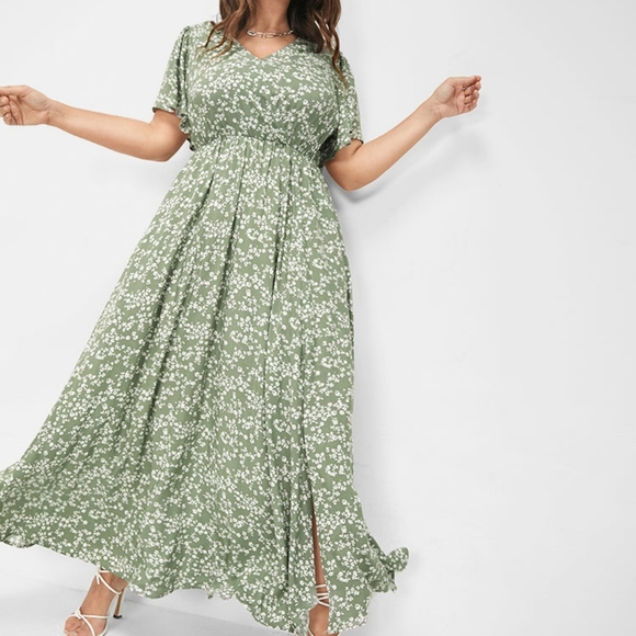Green Dress - Flutter Sleeve Ditsy Floral Pockets Maxi Dress size 26 / 4X - Picture 7 of 10